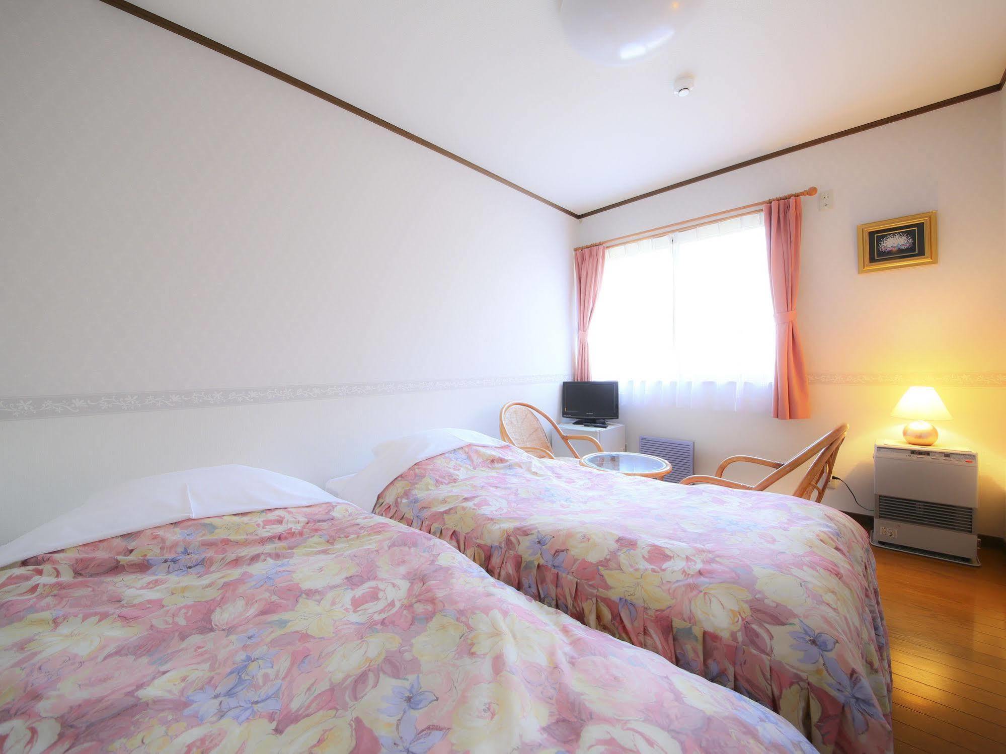 Anise Garden Hotel Hakuba Buitenkant foto